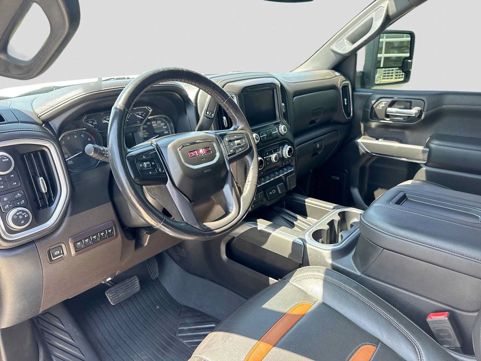 Used 2020 GMC Sierra 1500 AT4 w/ AT4 Premium Package AWD/4WD image 2