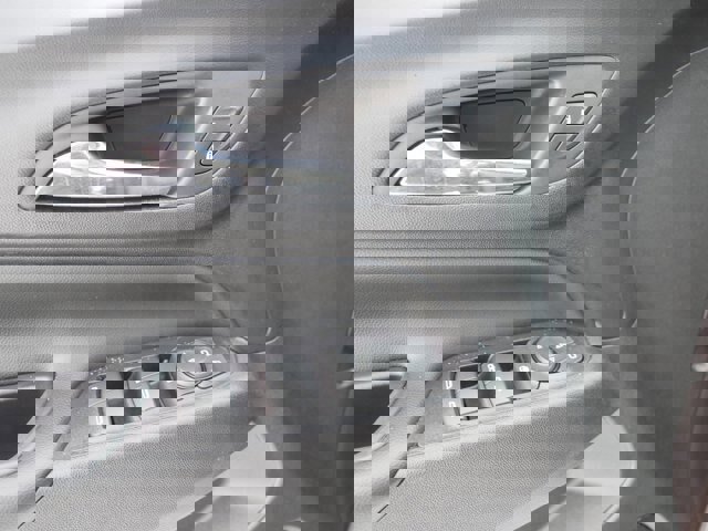 Used 2020 Chevrolet Equinox LT image 14