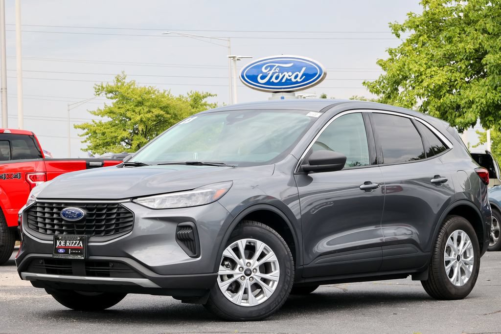 Certified 2023 Ford Escape Active w/ Cold Weather Package FWD image 2