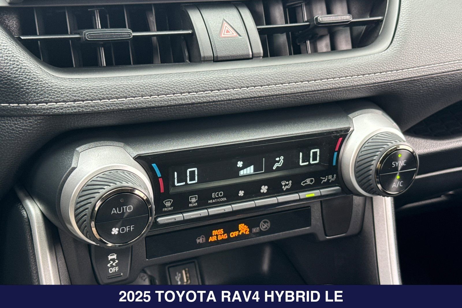 Used 2025 Toyota RAV4 LE AWD/4WD image 22
