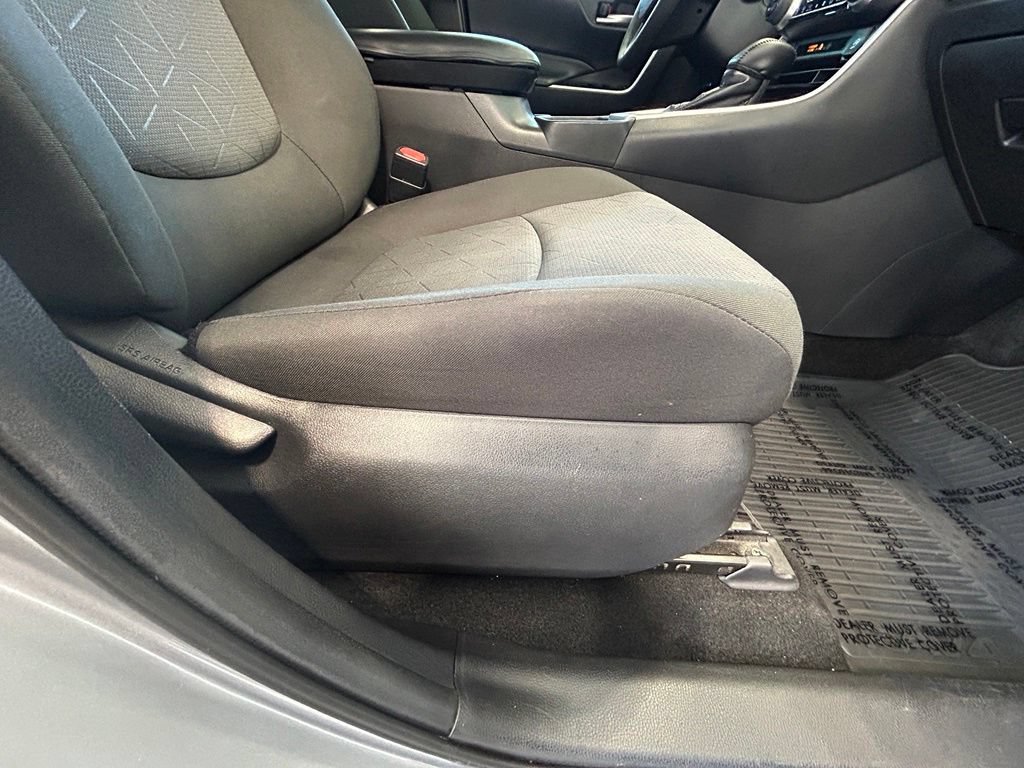 Used 2020 Toyota RAV4 XLE FWD image 26