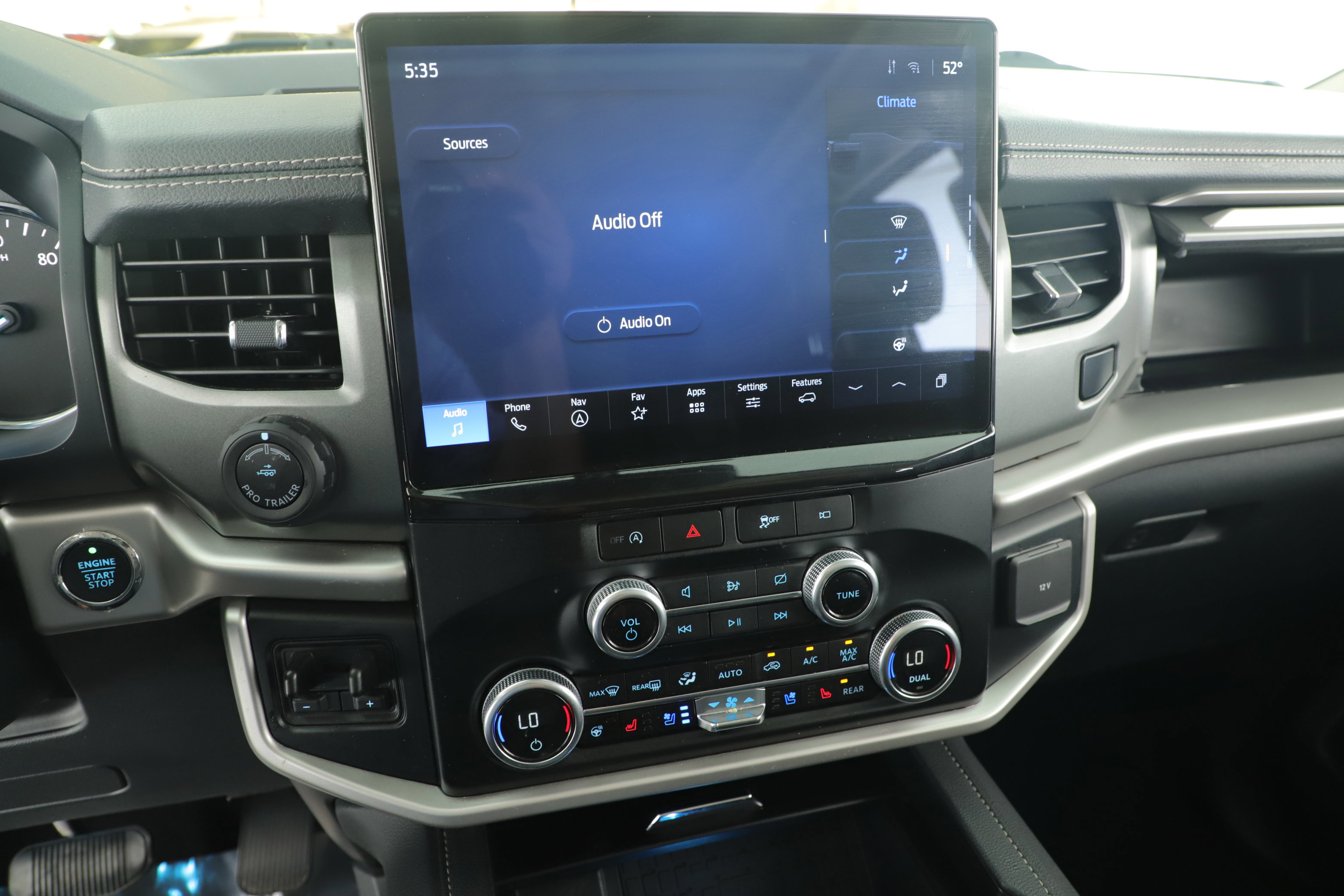 Certified 2024 Ford Expedition XLT image 14