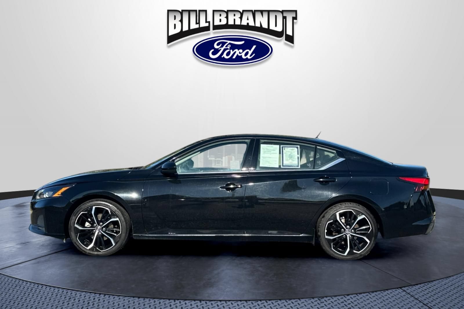 Used 2025 Nissan Altima 2.5 SR FWD image 6
