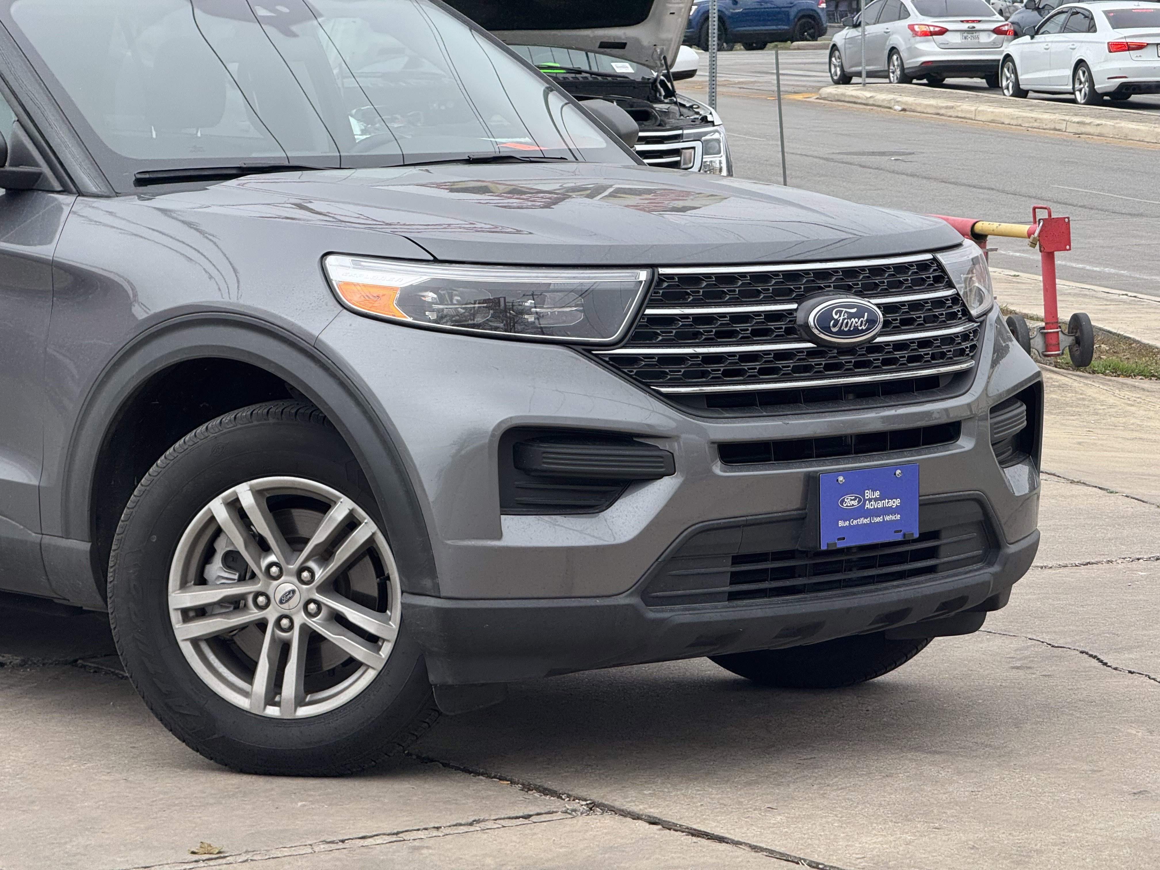 Certified 2021 Ford Explorer XLT image 2