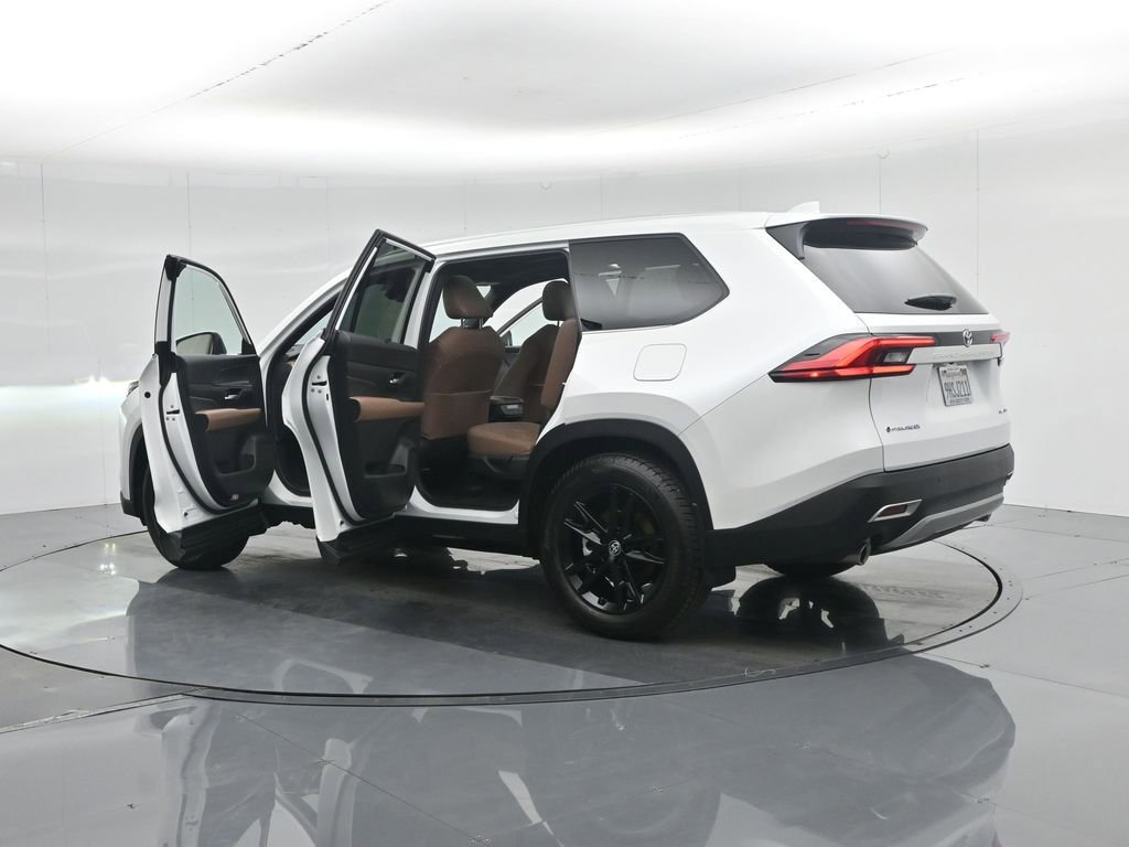 Used 2024 Toyota Grand Highlander AWD Hybrid image 37