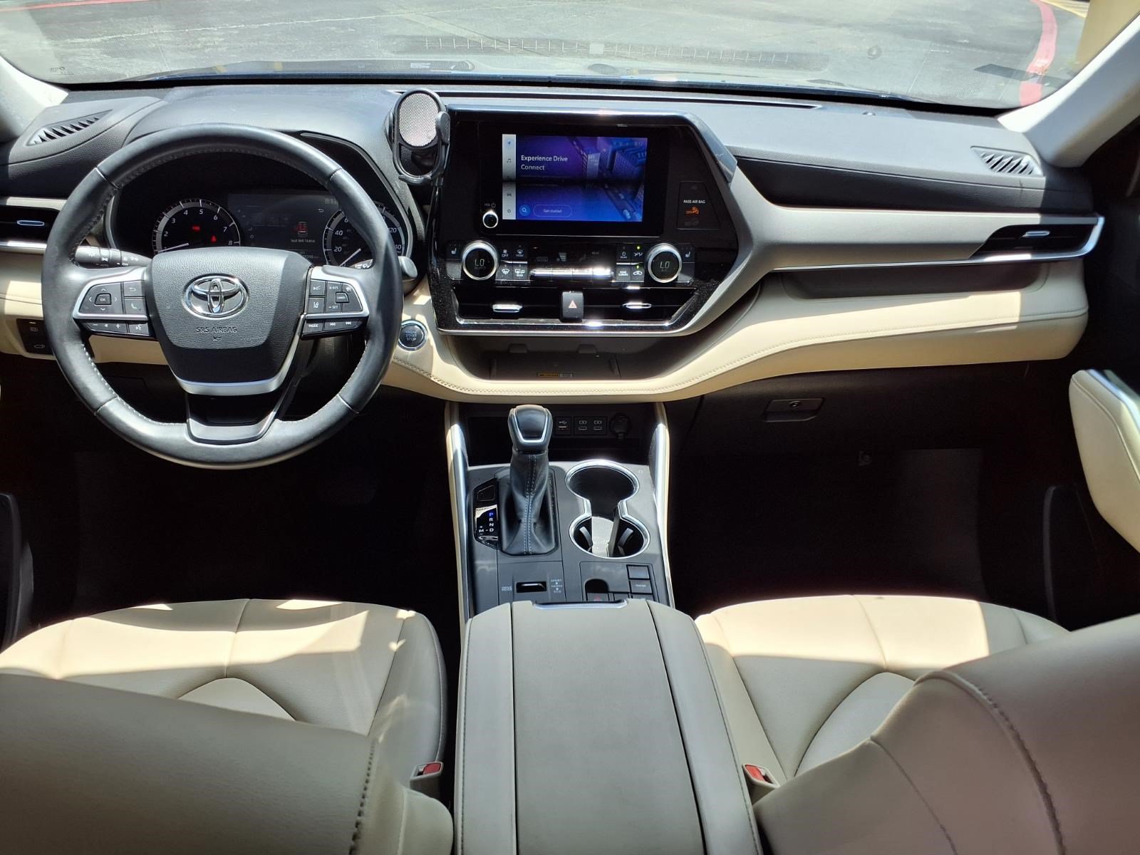 Used 2023 Toyota Highlander XLE FWD image 9