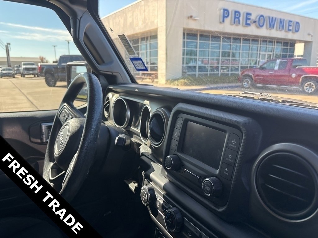 Used 2018 Jeep Wrangler Unlimited Sport image 9