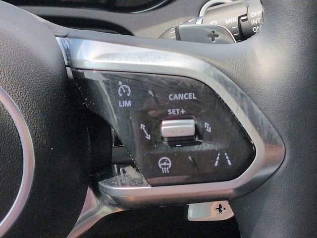 Used 2024 Jaguar E-PACE R-Dynamic SE AWD/4WD image 33