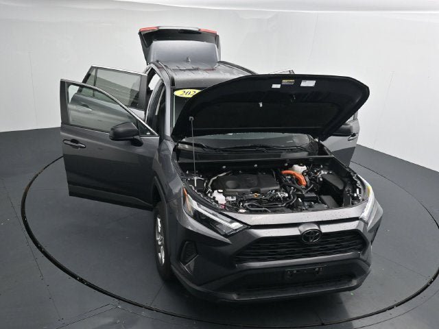 Used 2025 Toyota RAV4 LE AWD/4WD image 40