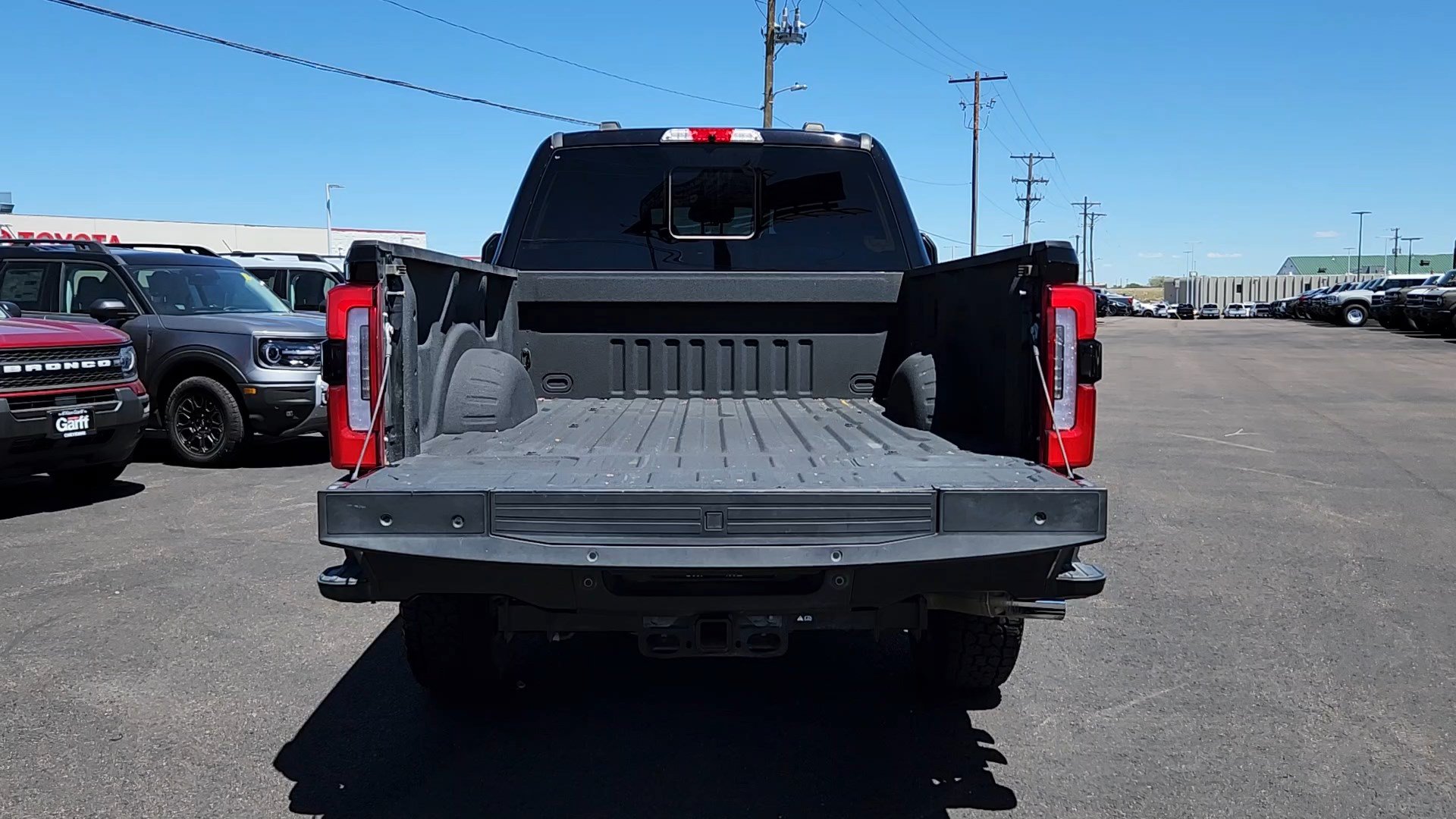 Certified 2024 Ford F250 Platinum w/ FX4 Off-Road Package AWD/4WD image 19
