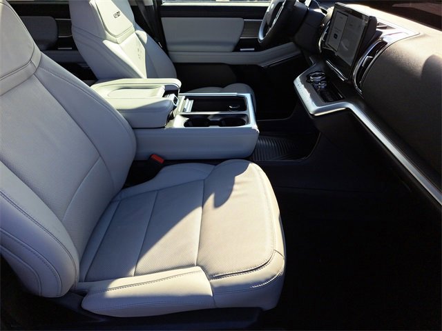 Certified 2025 Ford Expedition Platinum w/ Driver's Package image 28