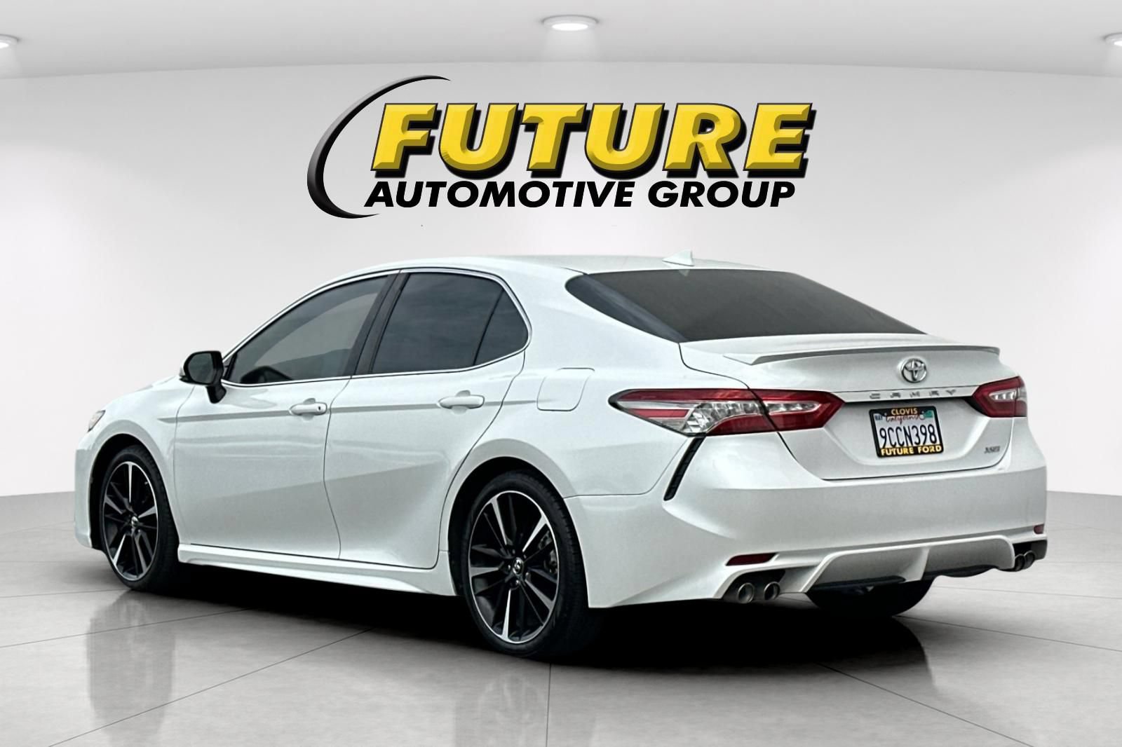 Used 2019 Toyota Camry XSE FWD image 5