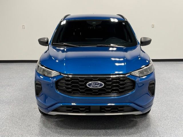 Certified 2023 Ford Escape ST-Line w/ Tech Pack #1 AWD/4WD image 4