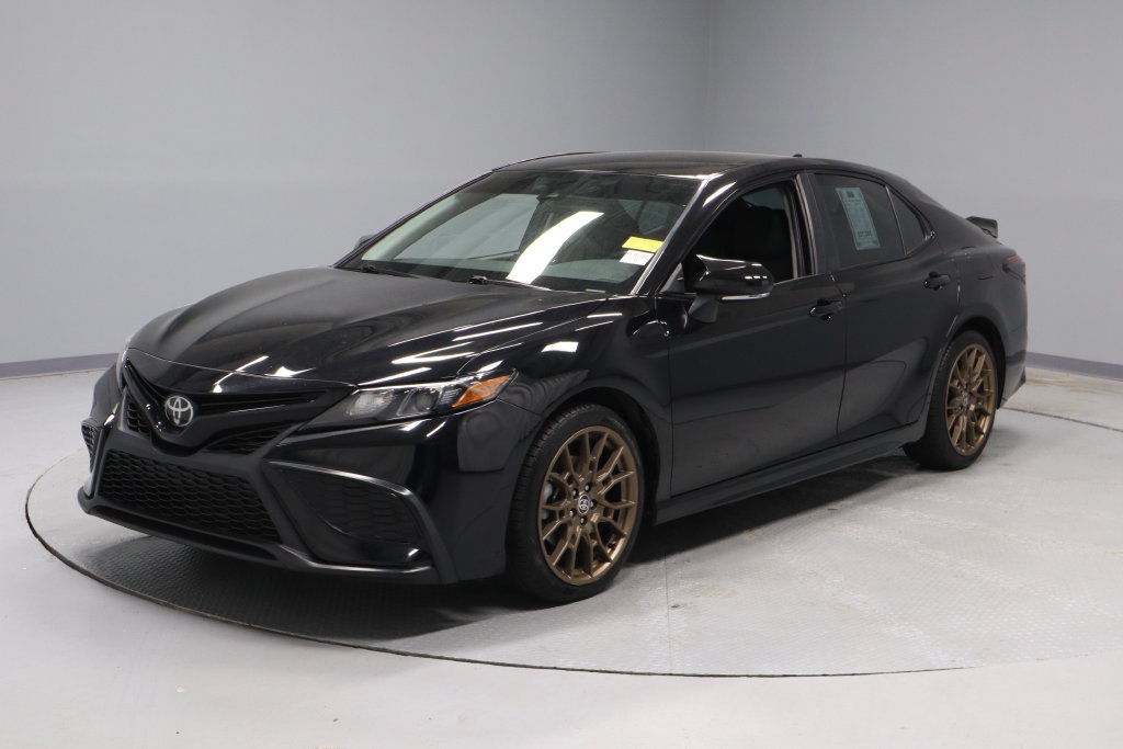 Used 2023 Toyota Camry SE FWD image 6
