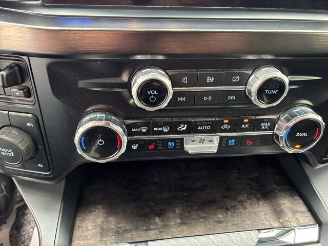 Certified 2024 Ford F250 Lariat w/ Lariat Ultimate Package AWD/4WD image 33