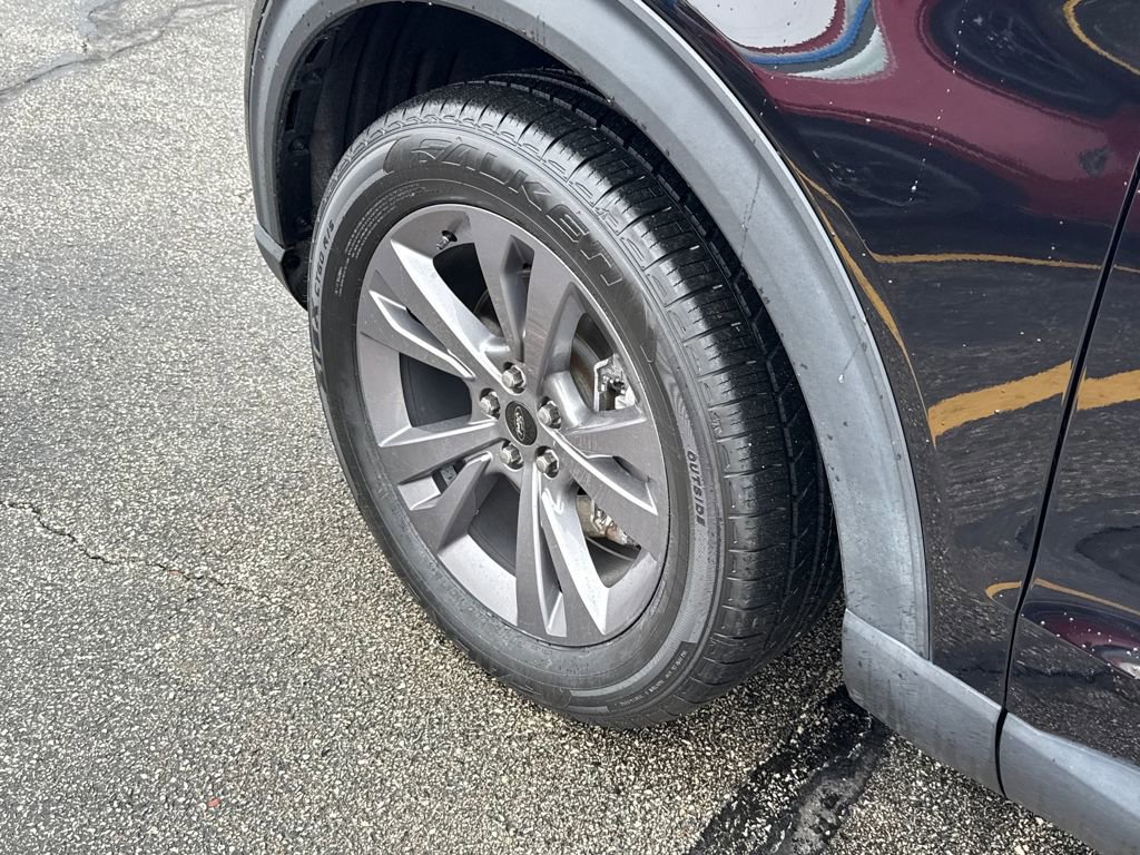 Certified 2022 Ford Explorer XLT w/ Equipment Group 202A image 15