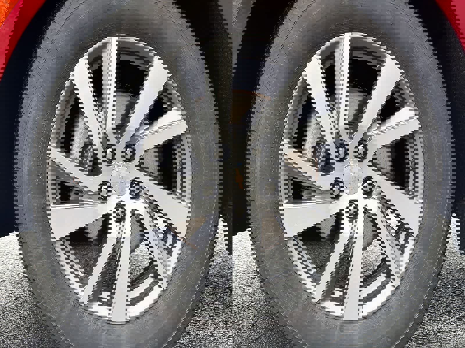 Used 2023 Chevrolet Equinox Premier w/ LPO, Floor Liner Package image 14