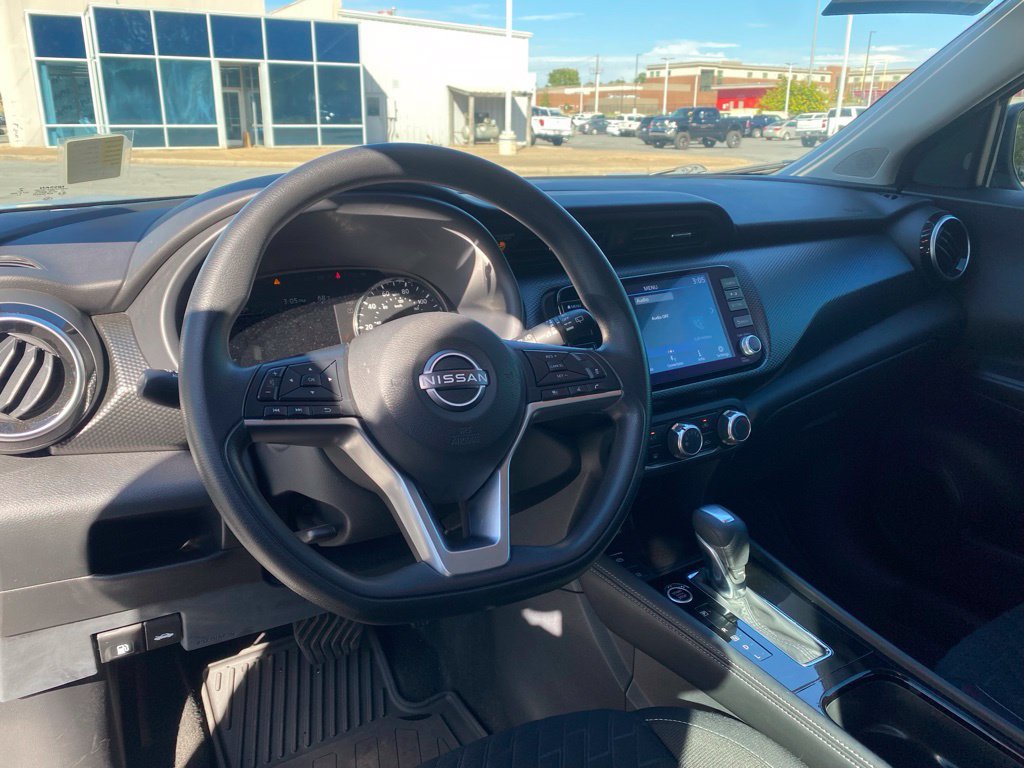 Used 2023 Nissan Kicks SV FWD image 19