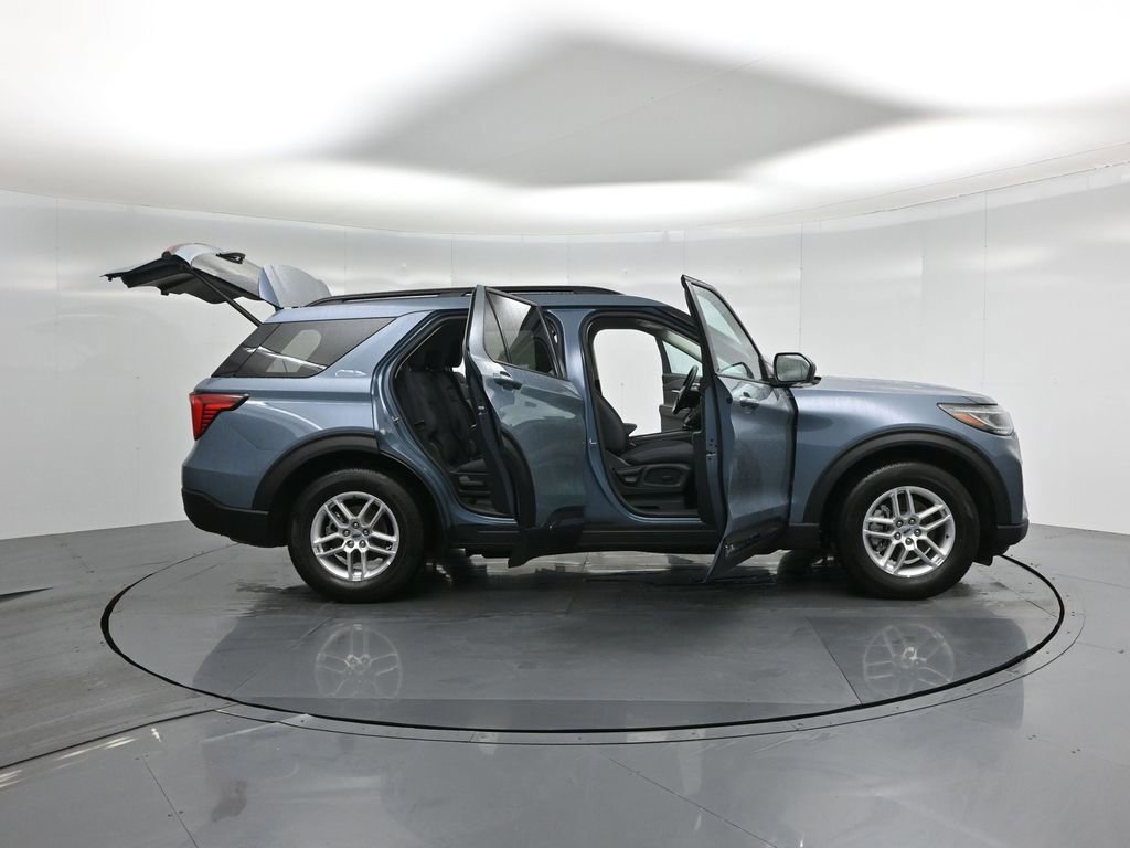 Certified 2025 Ford Explorer Active image 33
