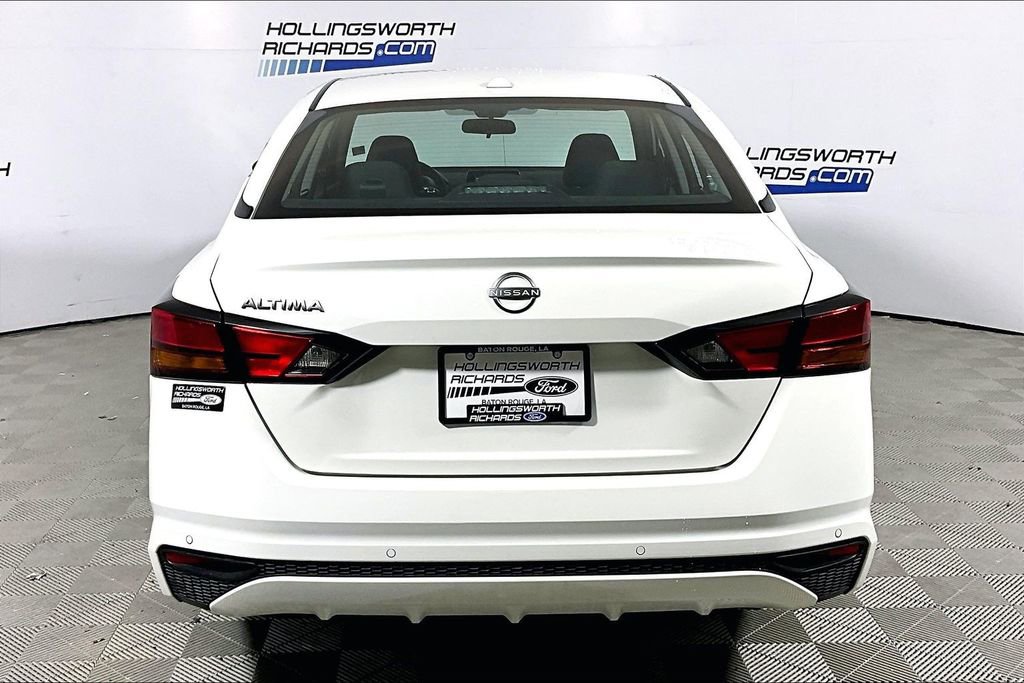 Used 2025 Nissan Altima 2.5 SV FWD image 4