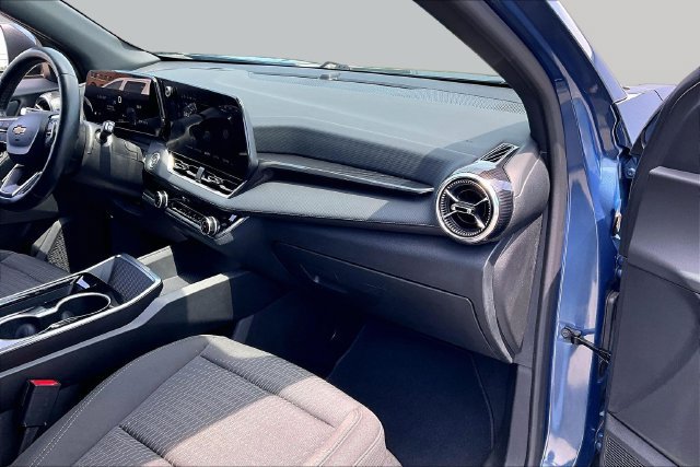Used 2025 Chevrolet Equinox LT FWD image 17