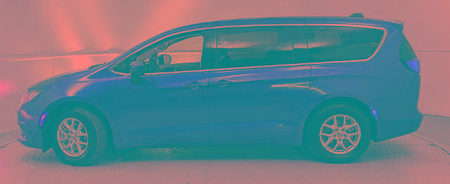 Used 2023 Chrysler Voyager LX image 2