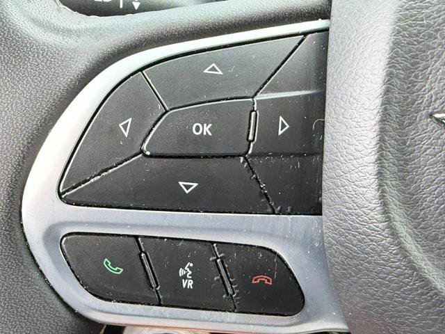 Used 2024 Chrysler Pacifica Touring-L FWD image 20