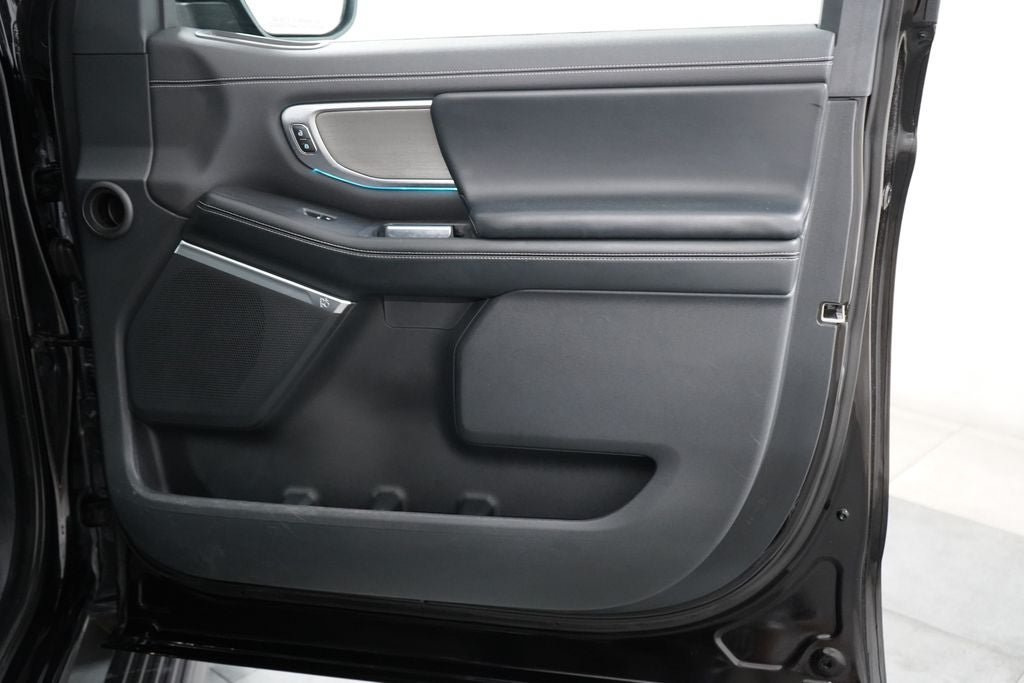 Certified 2025 Ford Expedition Platinum AWD/4WD image 33