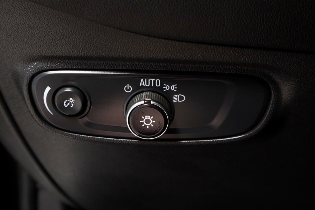 Used 2024 Chevrolet Equinox LT FWD image 27