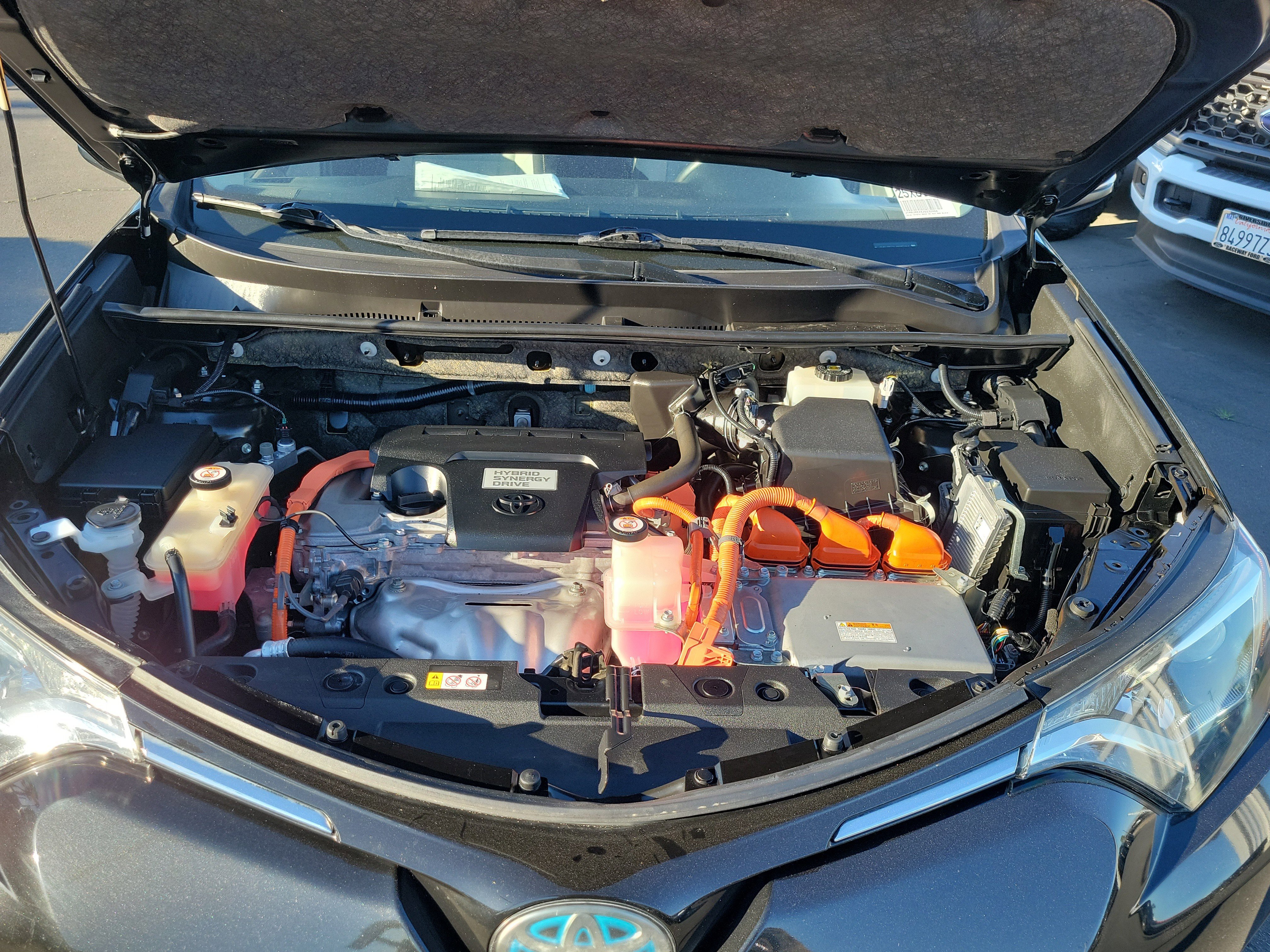 Used 2018 Toyota RAV4 XLE image 17