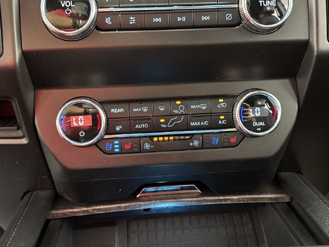 Certified 2019 Ford Expedition Limited w/ Equipment Group 302A AWD/4WD image 8