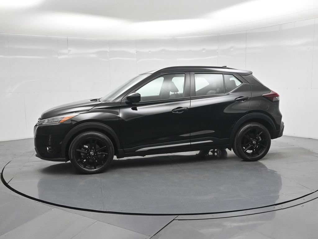 Used 2023 Nissan Kicks SR w/ SR Premium Package FWD image 28