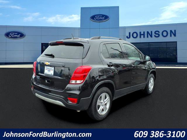 Used 2022 Chevrolet Trax LT w/ LT Convenience Package image 3