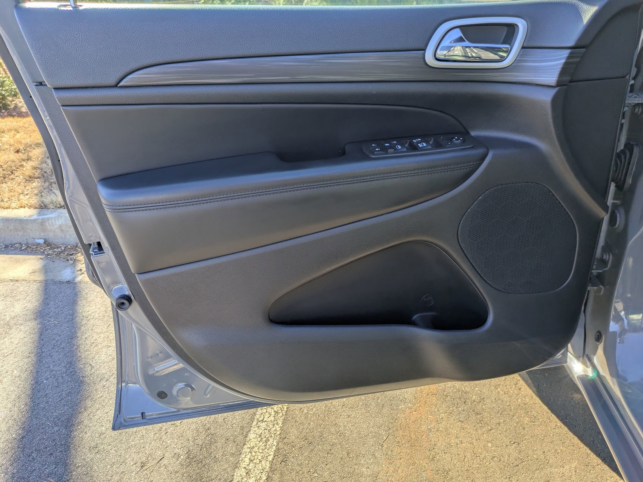 Used 2021 Jeep Grand Cherokee Laredo X image 10