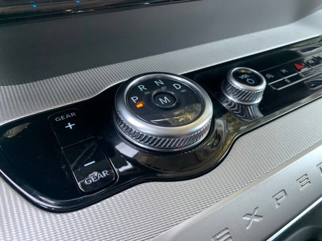 Certified 2025 Ford Expedition Active AWD/4WD image 32
