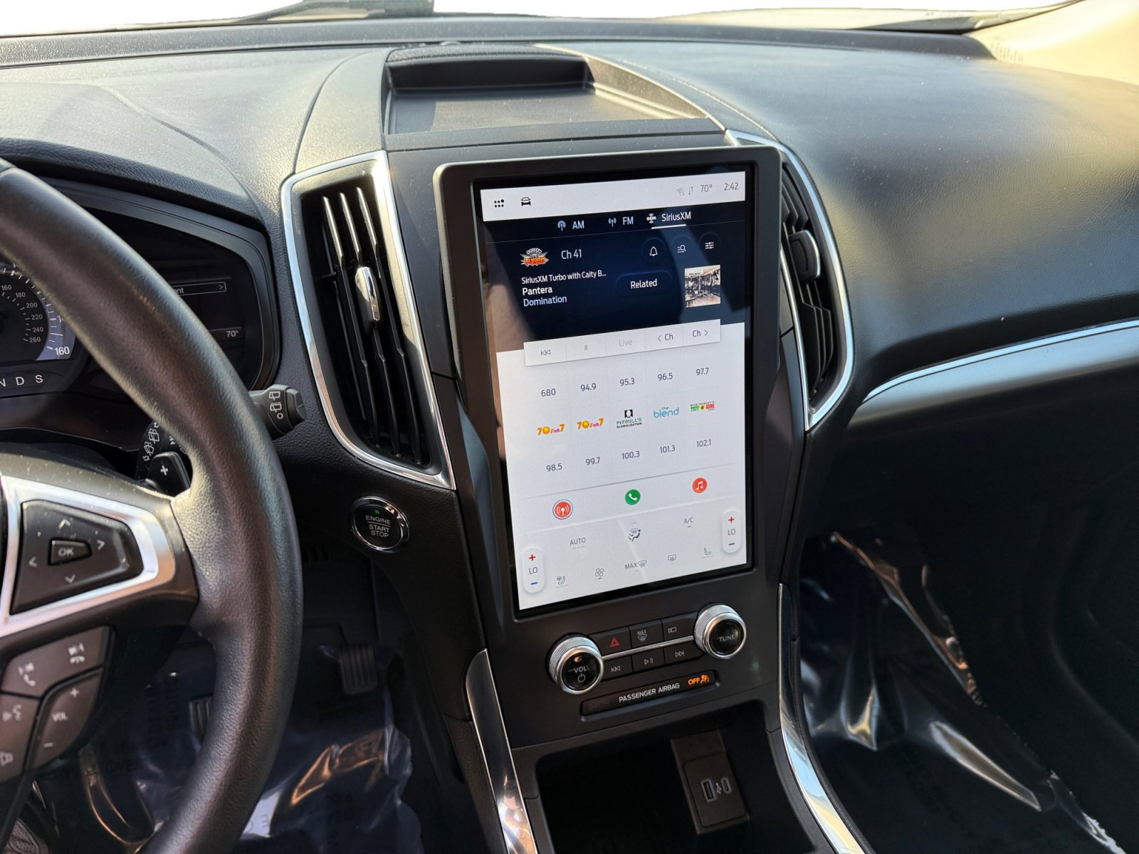 Certified 2023 Ford Edge Titanium w/ Class II Trailer Tow Package image 12