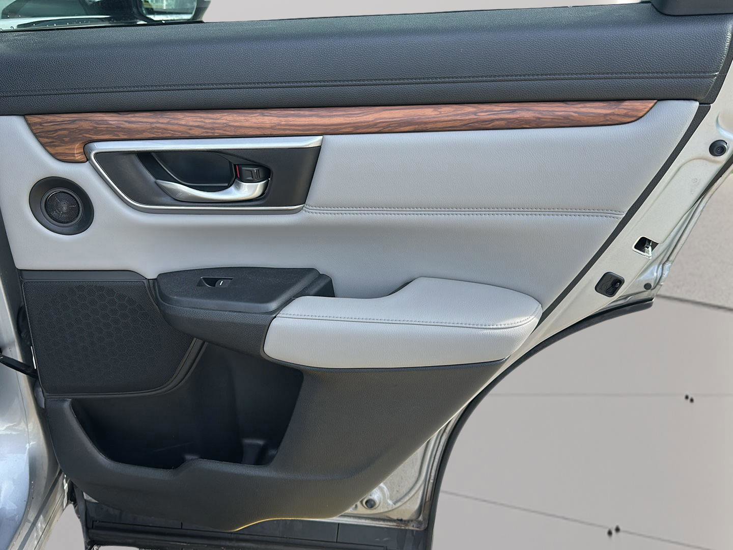 Used 2018 Honda CR-V EX-L image 19