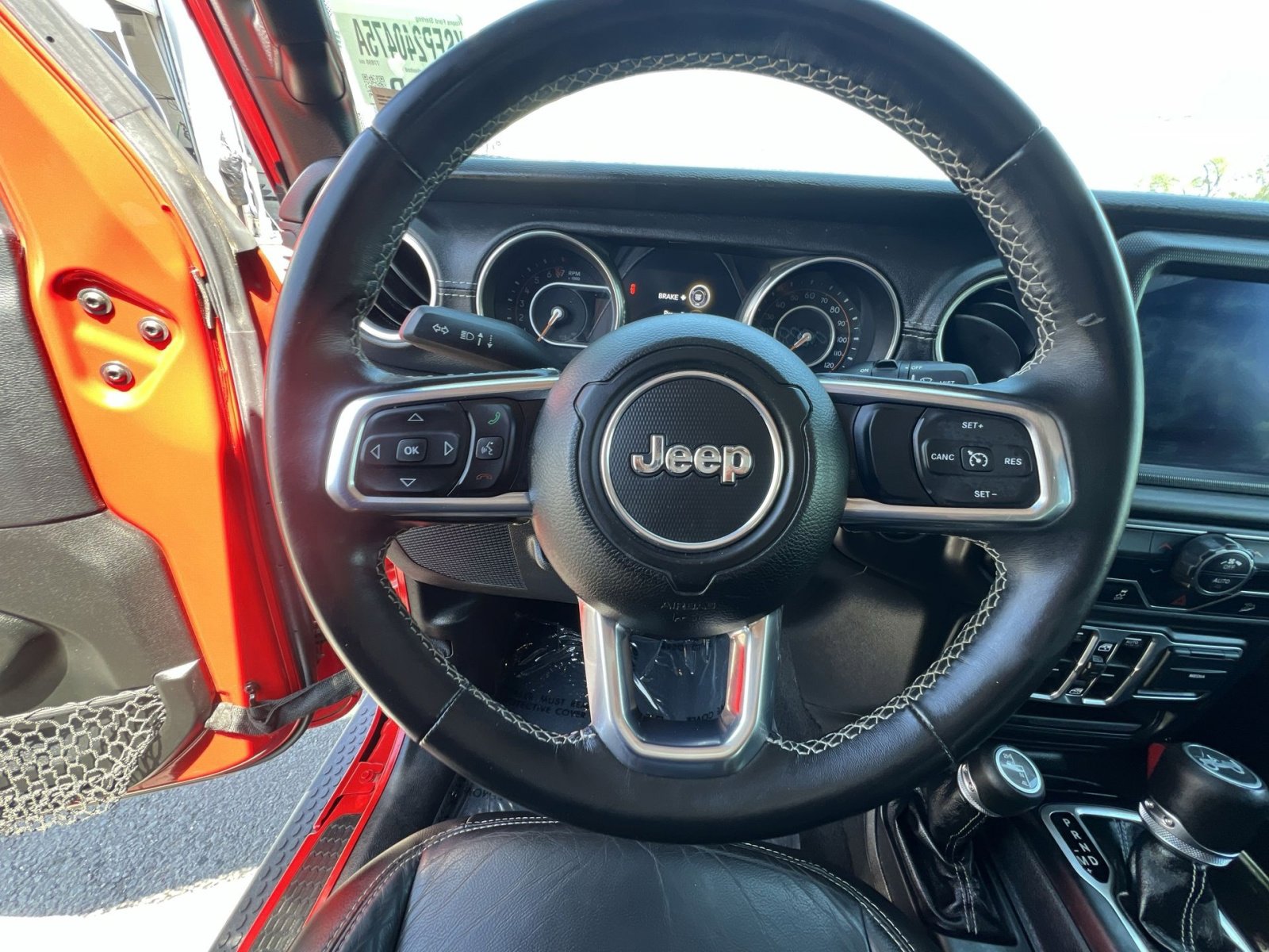 Used 2018 Jeep Wrangler Unlimited Sahara w/ Dual Top Group AWD/4WD image 24