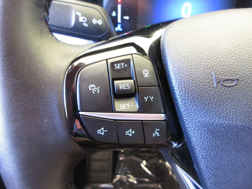 Certified 2025 Ford Escape SE FWD image 16