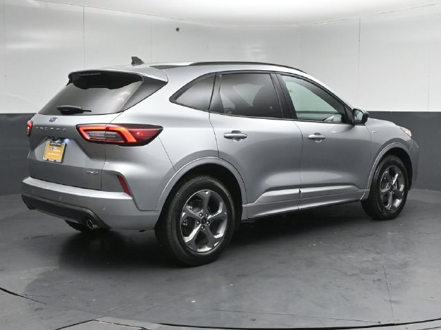 Certified 2024 Ford Escape ST-Line w/ Tech Pack #1 AWD/4WD image 7
