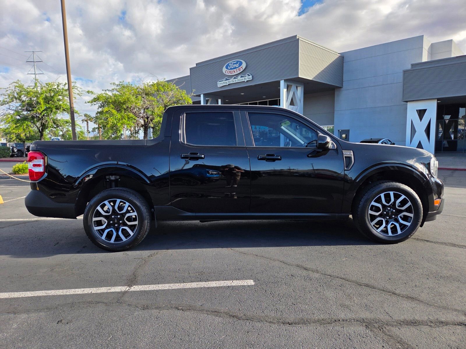 Certified 2022 Ford Maverick Lariat image 6