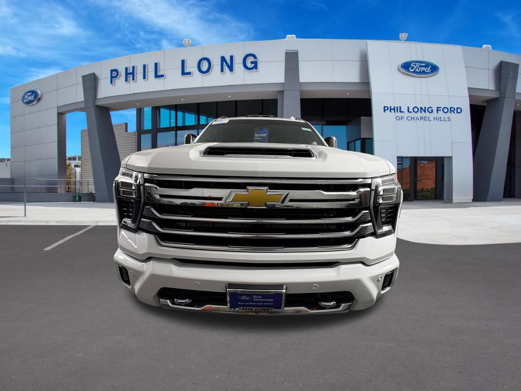 Used 2024 Chevrolet Silverado 2500 High Country w/ High Country Premium Package AWD/4WD image 8