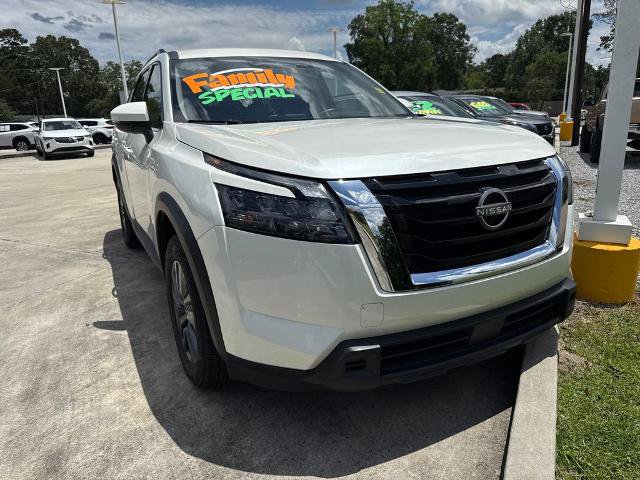 Used 2024 Nissan Pathfinder SV