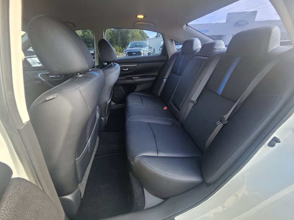 Used 2018 Nissan Altima 2.5 SR w/ SR Midnight Edition FWD image 11