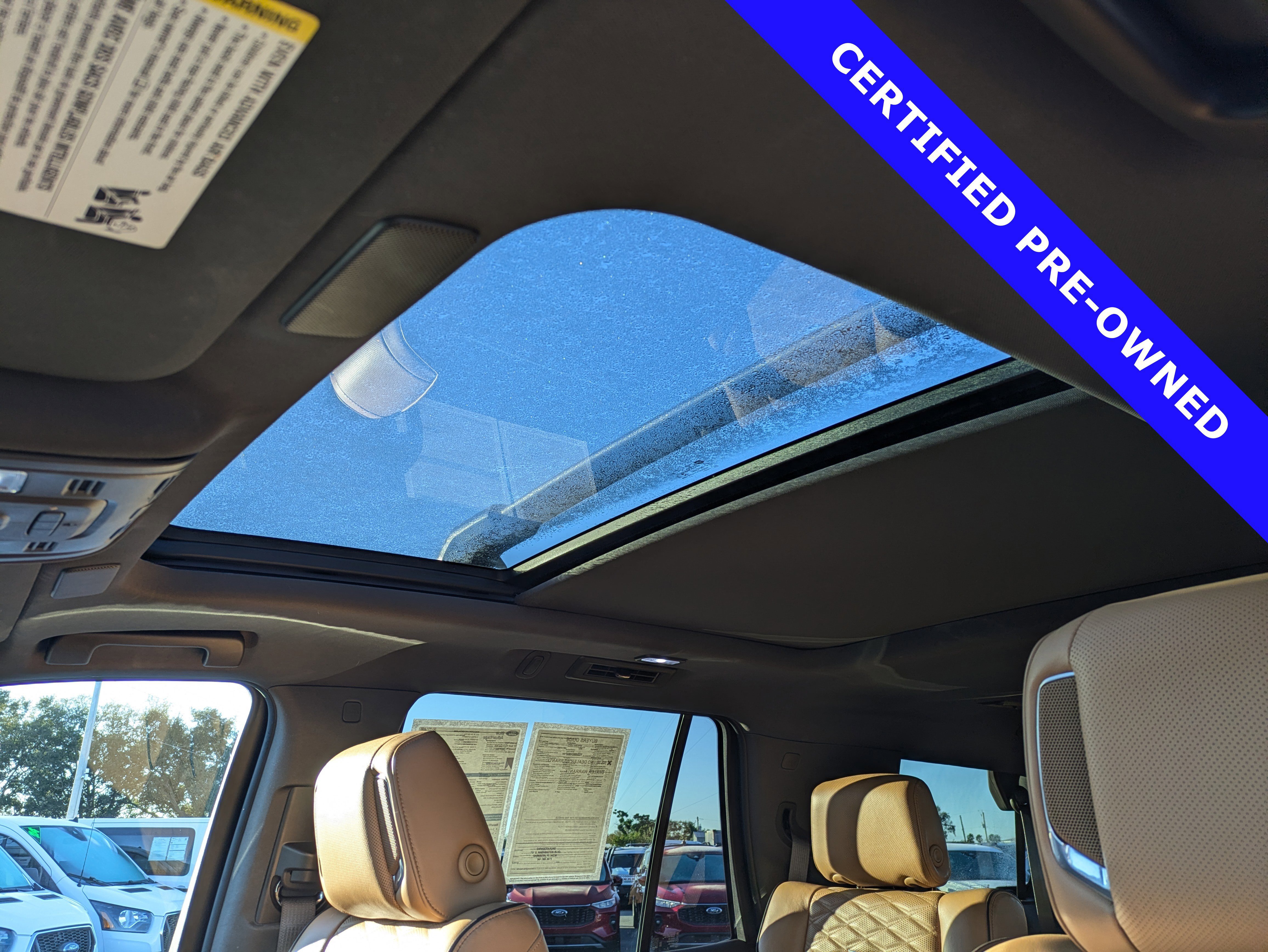 Used 2022 Cadillac Escalade Premium Luxury image 25