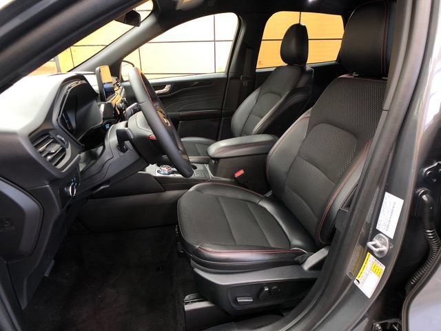 Certified 2025 Ford Escape ST-Line AWD/4WD image 10