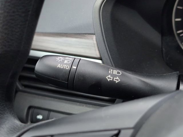 Used 2025 Nissan Altima 2.5 SV FWD image 25