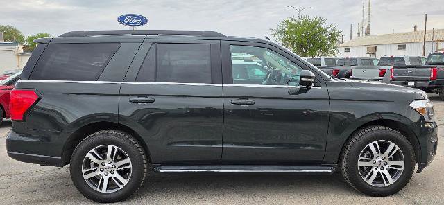 Certified 2023 Ford Expedition XLT image 5