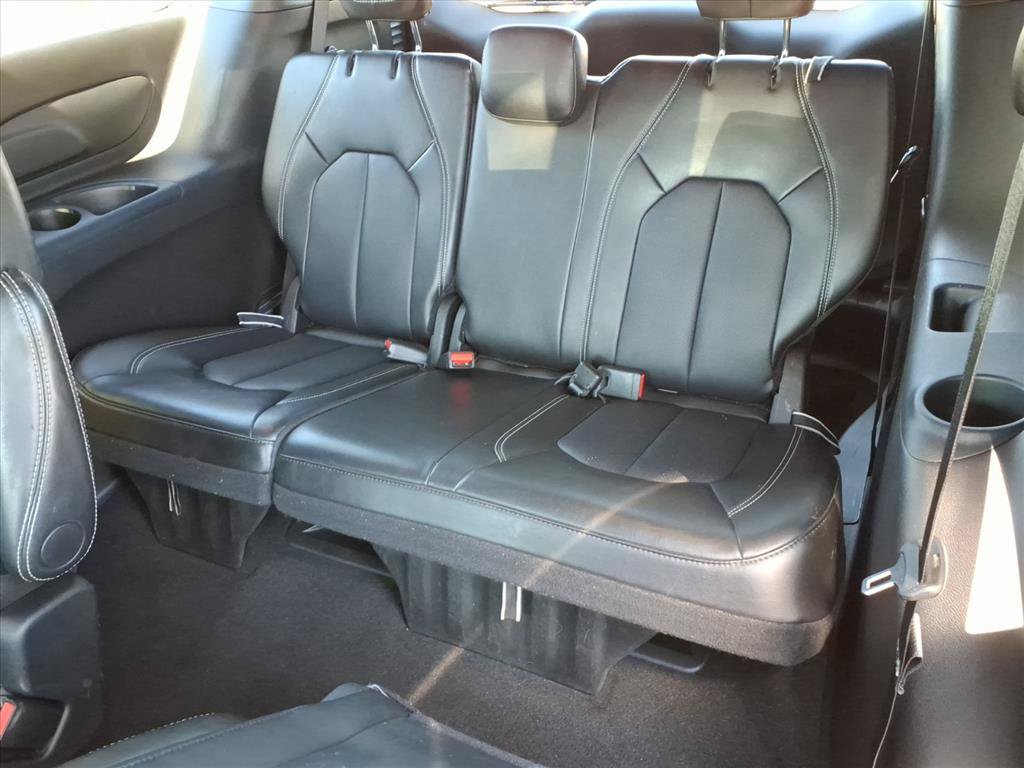 Used 2025 Chrysler Pacifica Select FWD image 7
