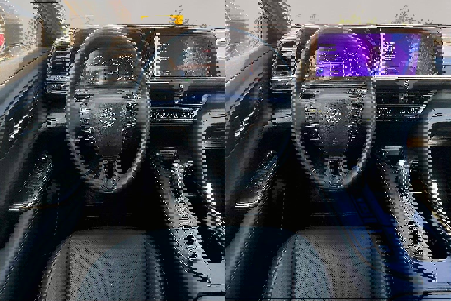 Used 2023 Toyota Crown Platinum image 5